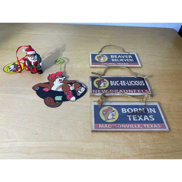 Buc-ee's Christmas Ornament Lot of 5 Buc-ee Beaver Santa NWT River Tubing - Picture 1 of 5